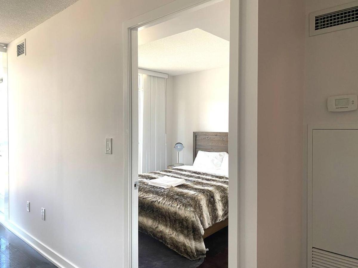 Family Oriented Downtown Toronto 2Bdrm Condo With Parking & Office Space Extérieur photo