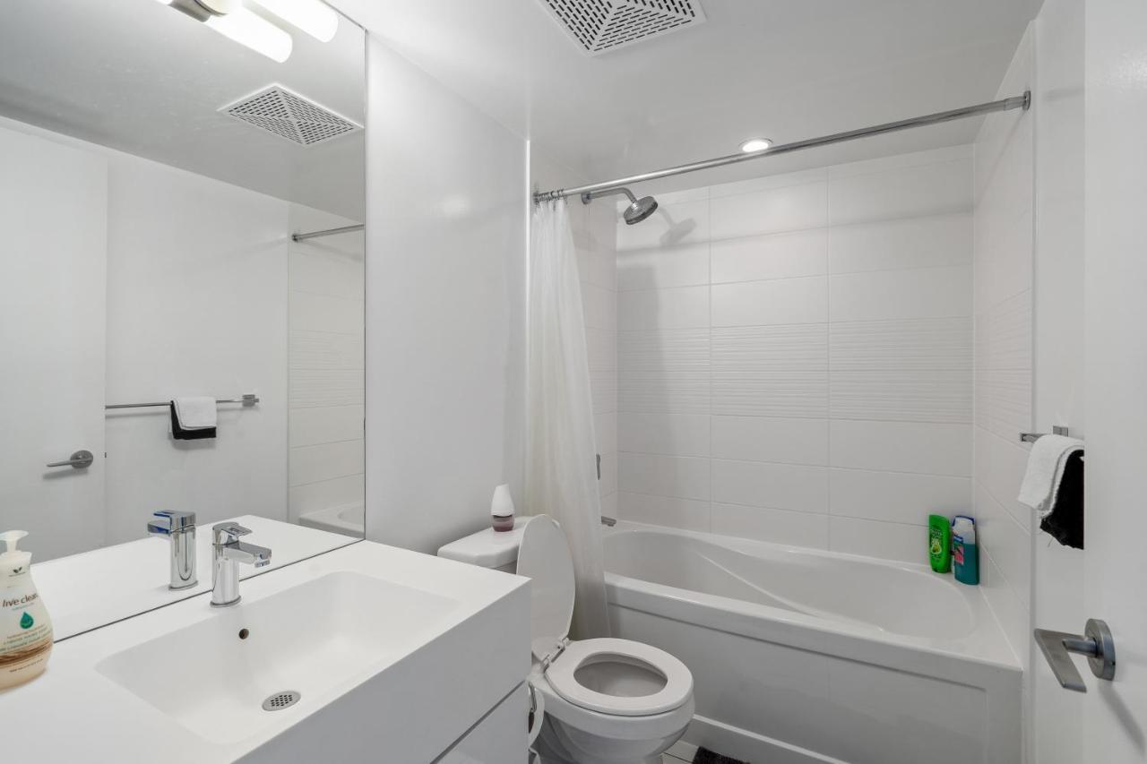 Family Oriented Downtown Toronto 2Bdrm Condo With Parking & Office Space Extérieur photo