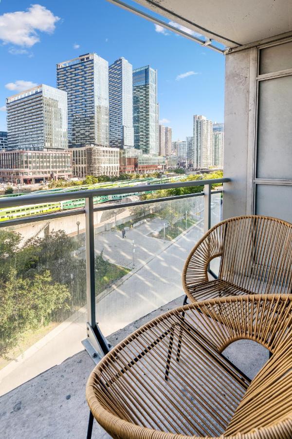 Family Oriented Downtown Toronto 2Bdrm Condo With Parking & Office Space Extérieur photo